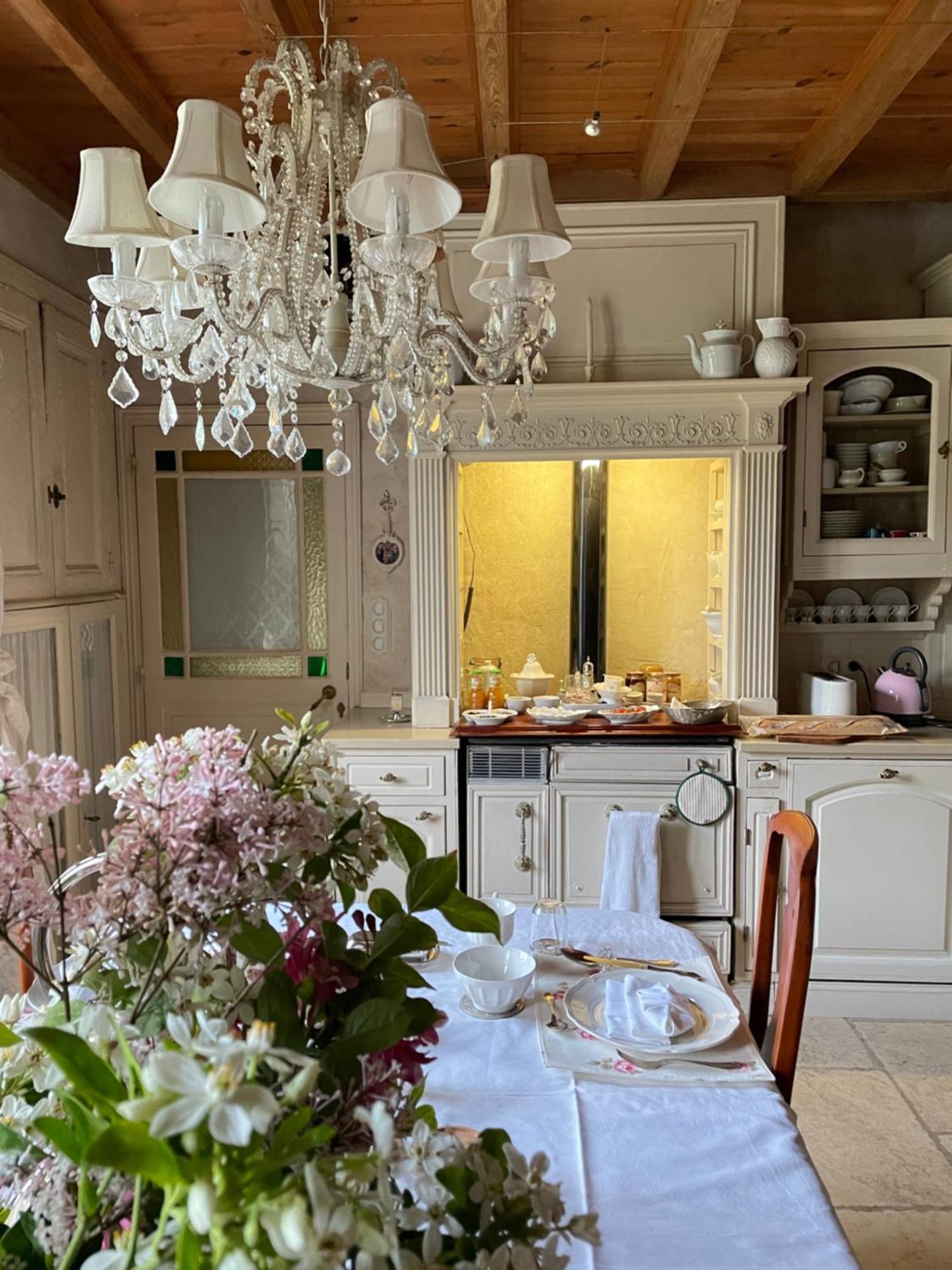 Chambre De Charme Dans Un Jardin De 1500M2 Nueil-sur-Layon Экстерьер фото